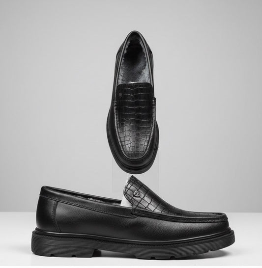 حذاء جلدي ببطانة دافئة